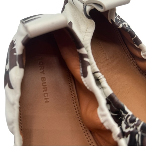TORY BURCH Women's Cream/Brown‎ Leather Elastic Britten Ballet Flats Size 7.5 - Picture 9 of 11